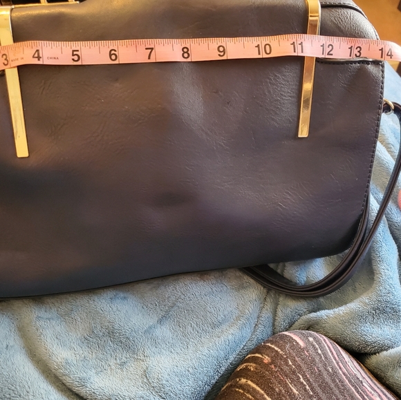 Navy blue multi pocket hand bag with detachable strap. - Picture 12 of 15